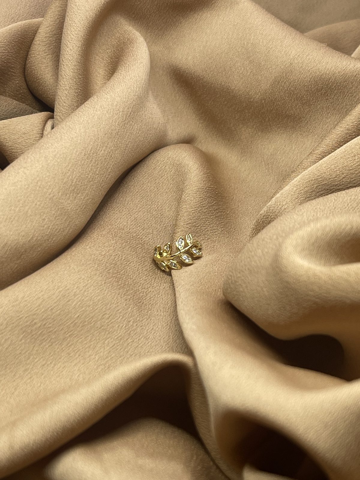 Brinco MAÏGA floral dourado